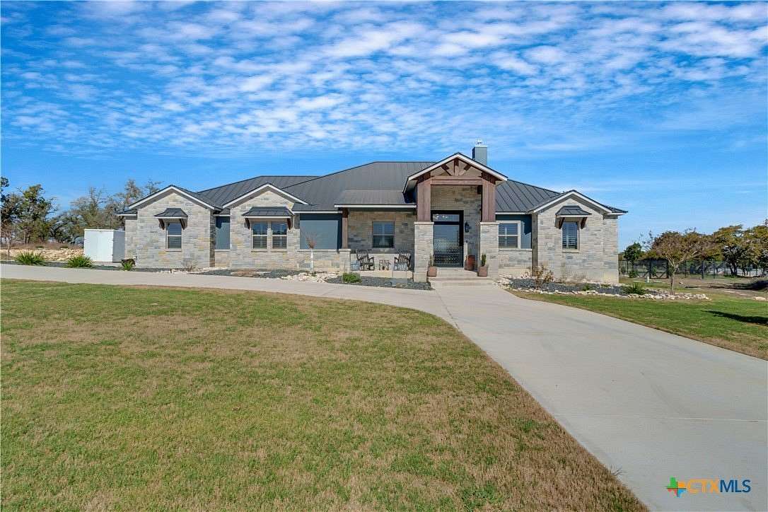 1.6 Acres of Residential Land with Home for Sale in Canyon Lake, Texas