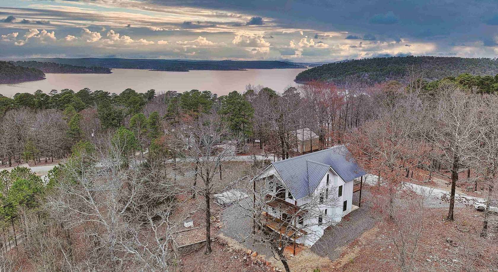 1.6 Acres of Residential Land with Home for Sale in Murfreesboro, Arkansas