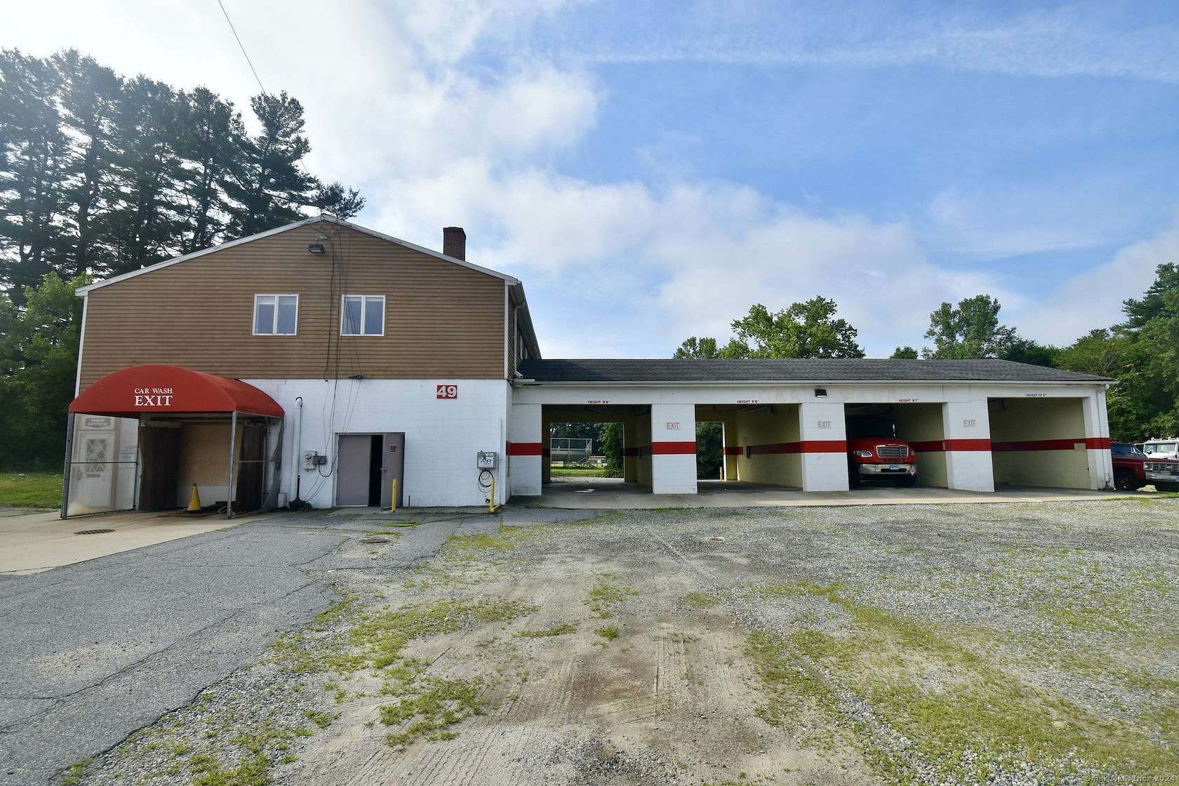 1.79 Acres of Improved Commercial Land for Sale in Brooklyn, Connecticut