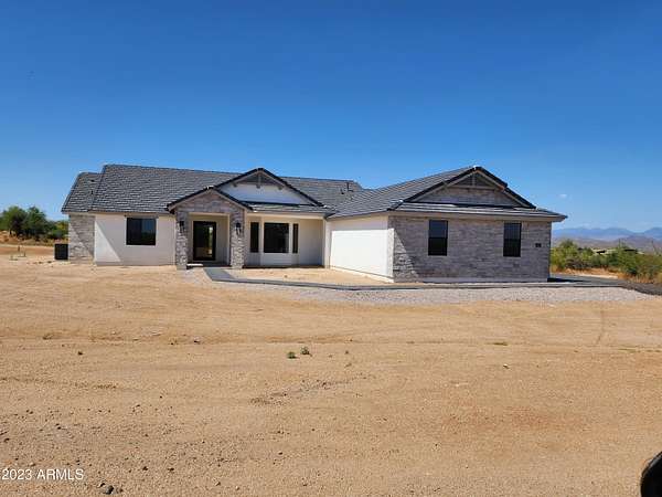 1.7 Acres of Residential Land with Home for Sale in Scottsdale, Arizona