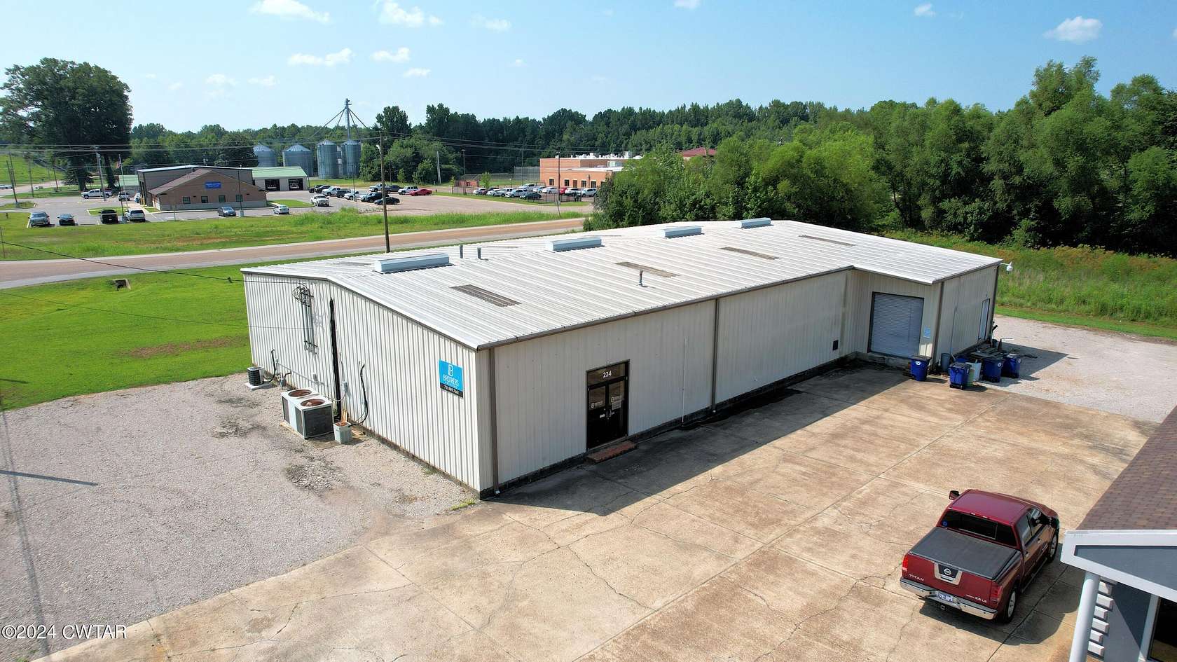 1.87 Acres of Improved Commercial Land for Sale in Henderson, Tennessee