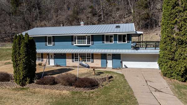 1.83 Acres of Residential Land with Home for Sale in Dubuque, Iowa
