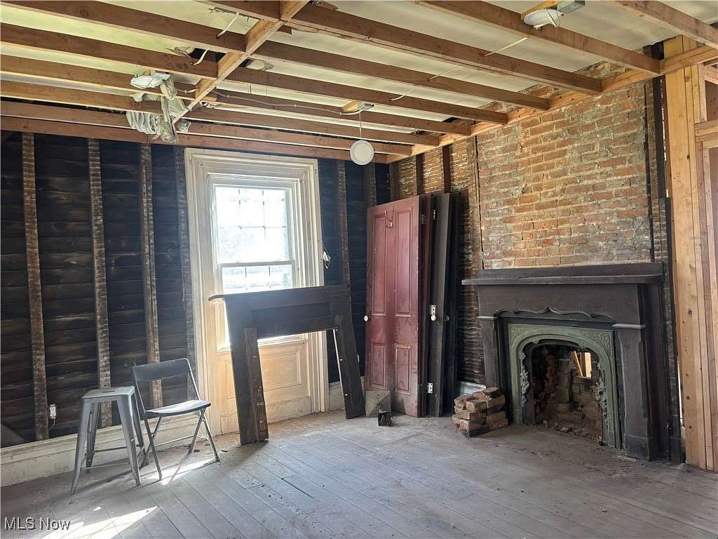 1.55 Acres of Residential Land with Home for Sale in Youngstown, Ohio