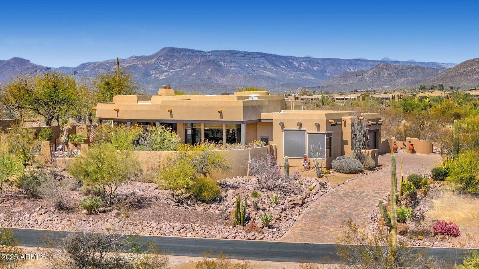 1.5 Acres of Residential Land with Home for Sale in Scottsdale, Arizona