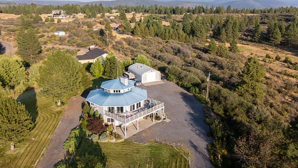 1.57 Acres of Land with Home for Sale in Chiloquin, Oregon