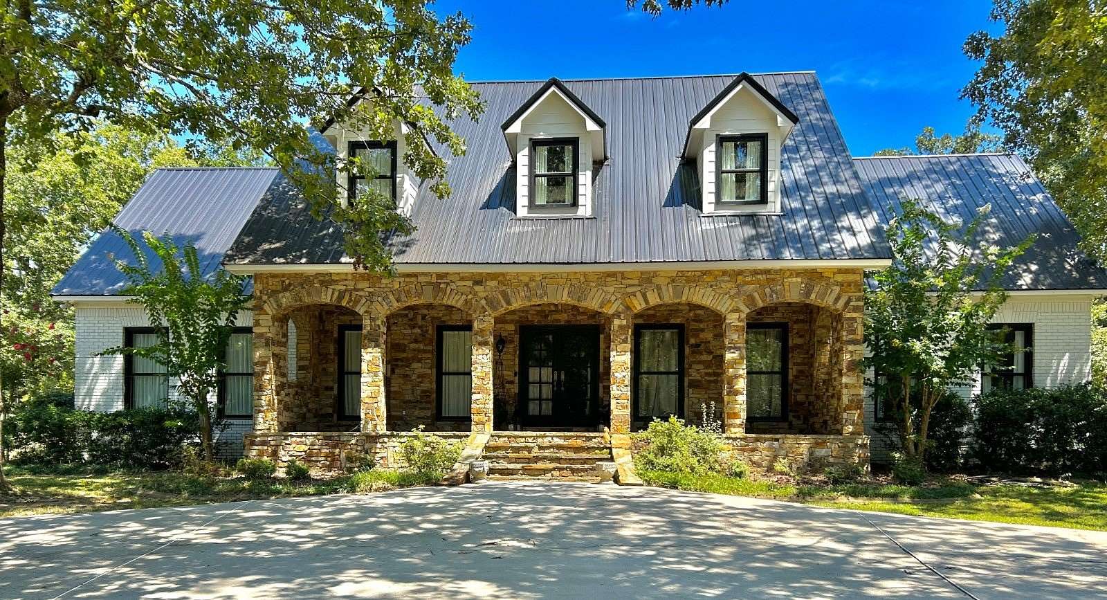 1.85 Acres of Residential Land with Home for Sale in Gadsden, Alabama