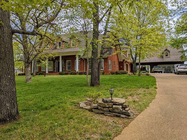 1.5 Acres of Residential Land with Home for Sale in Paris, Tennessee