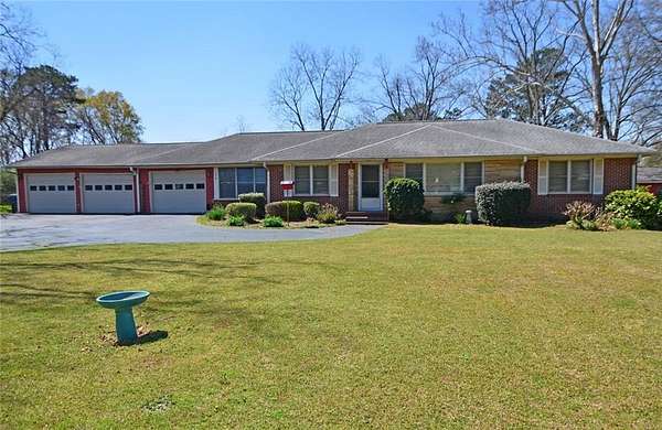 1.77 Acres of Improved Mixed-Use Land for Sale in Locust Grove, Georgia