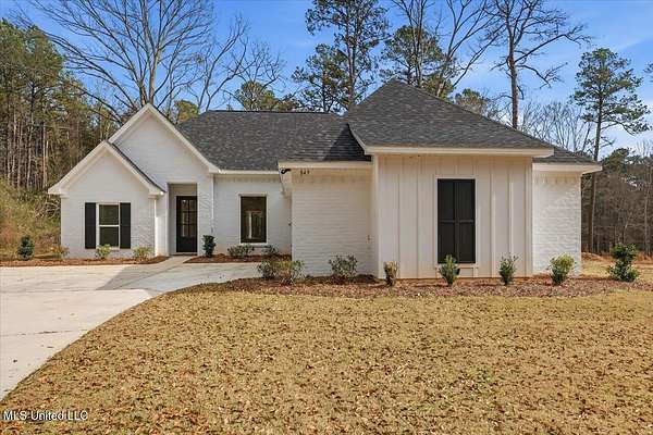 2 Acres of Residential Land with Home for Sale in Magee, Mississippi