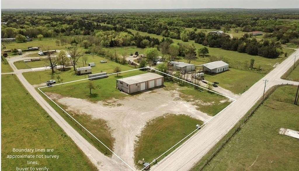 1.57 Acres of Mixed-Use Land for Sale in Corsicana, Texas