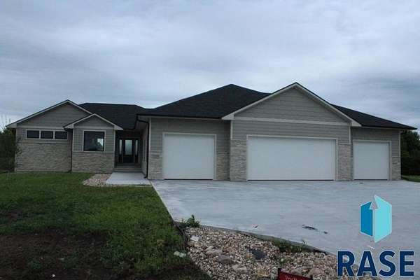 1.55 Acres of Residential Land with Home for Sale in Harrisburg, South Dakota