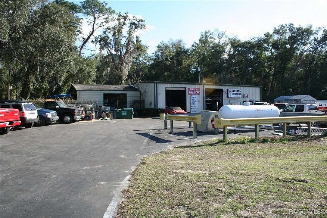 1.5 Acres of Mixed-Use Land for Sale in Dunnellon, Florida