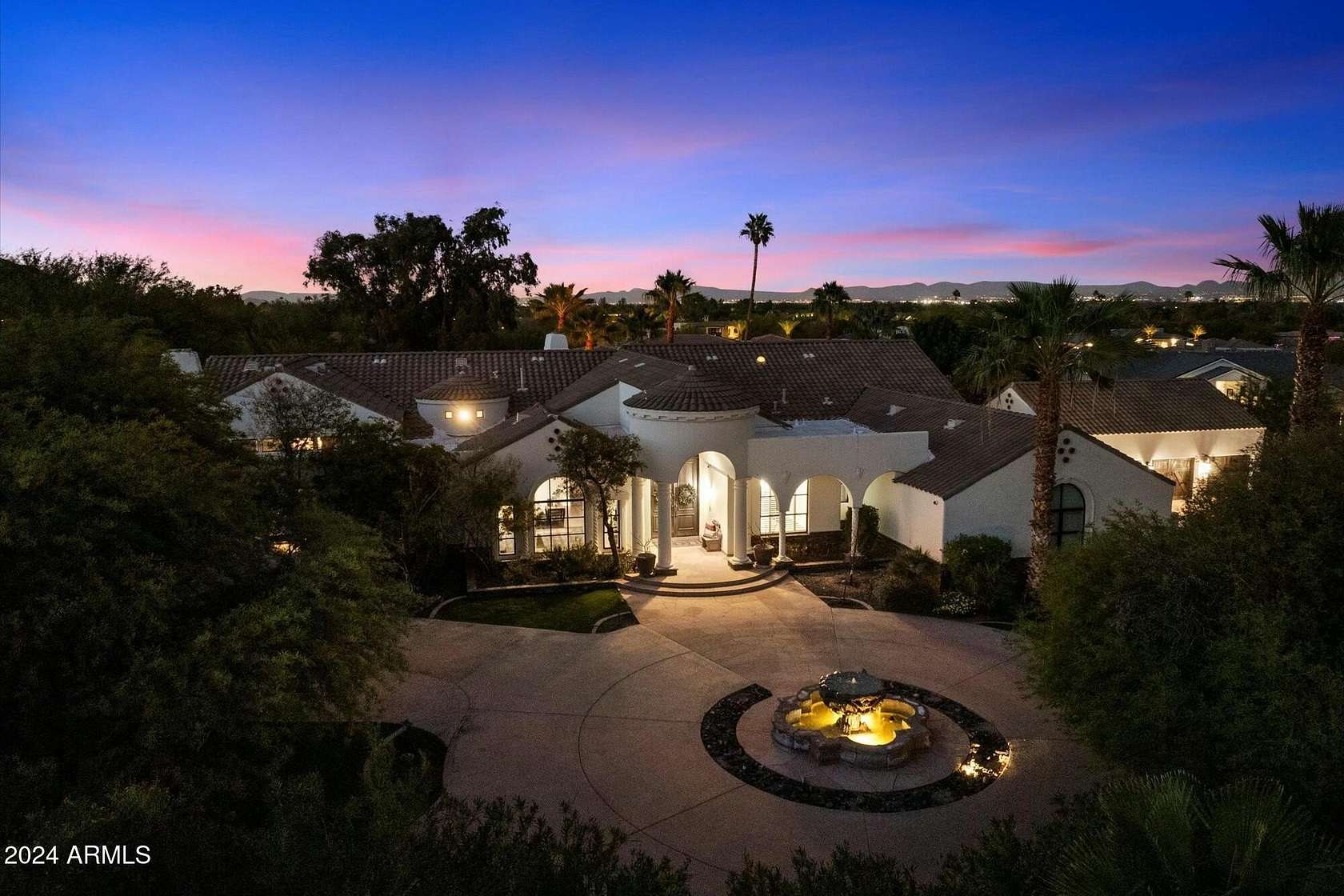 1.63 Acres of Residential Land with Home for Sale in Paradise Valley, Arizona