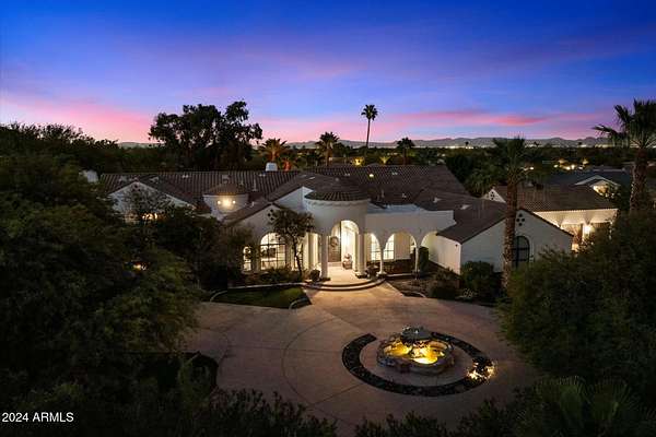 1.63 Acres of Residential Land with Home for Sale in Paradise Valley, Arizona