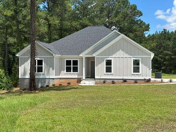 1.5 Acres of Residential Land with Home for Sale in Cairo, Georgia