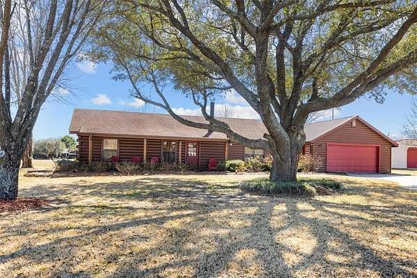 1.68 Acres of Residential Land with Home for Sale in Alba, Texas