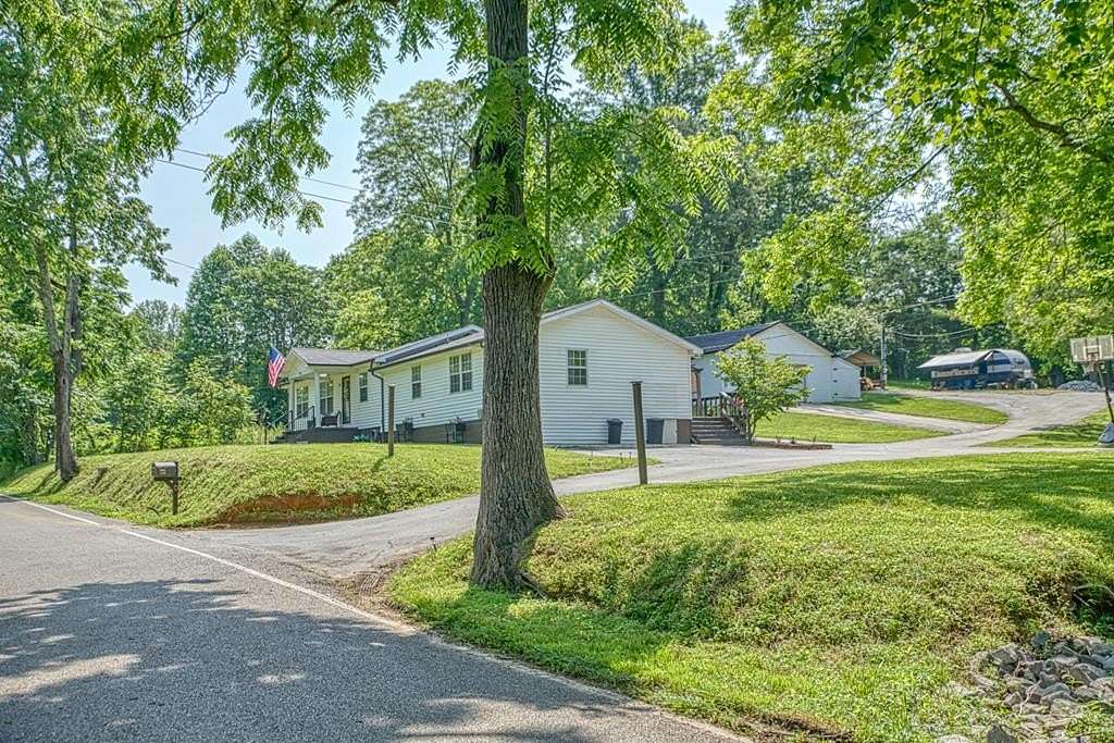 1.5 Acres of Residential Land with Home for Sale in Sparta, Tennessee