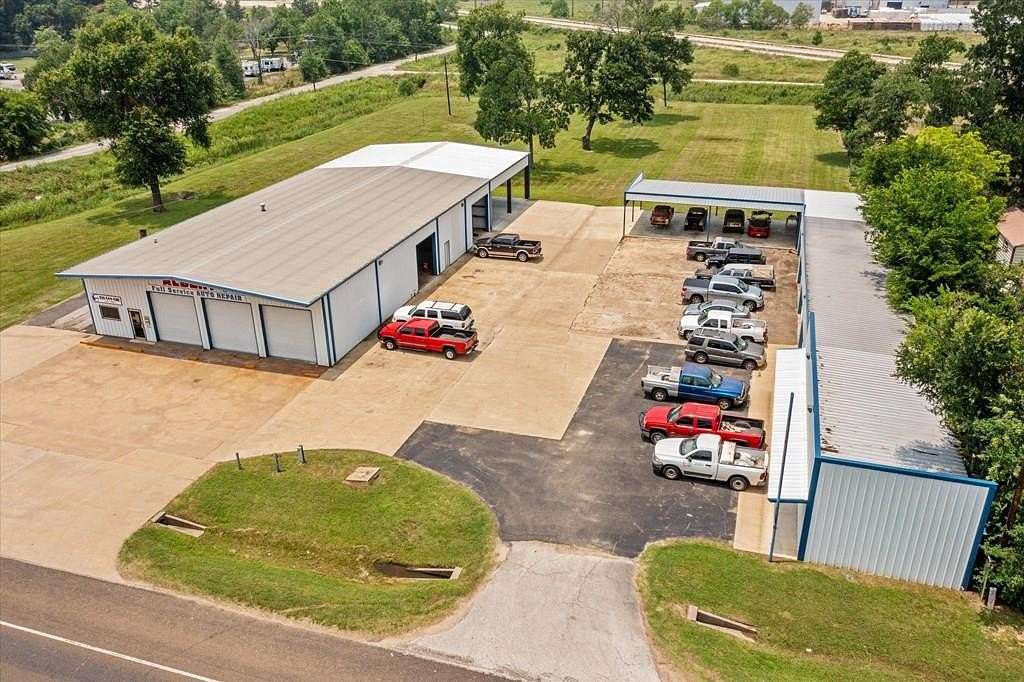 1.84 Acres of Improved Commercial Land for Sale in Crockett, Texas