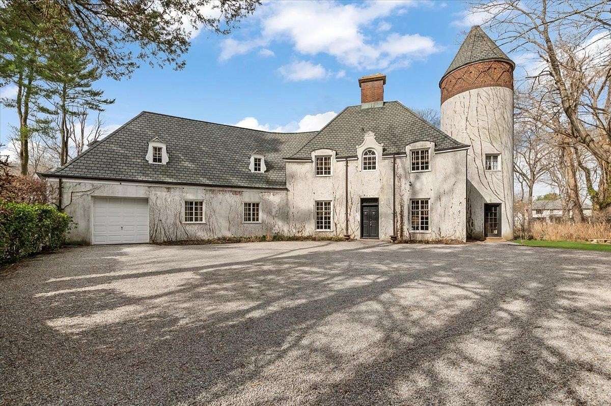 2 Acres of Residential Land with Home for Sale in Muttontown, New York