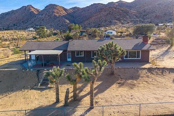 1.5 Acres of Residential Land with Home for Sale in Joshua Tree, California
