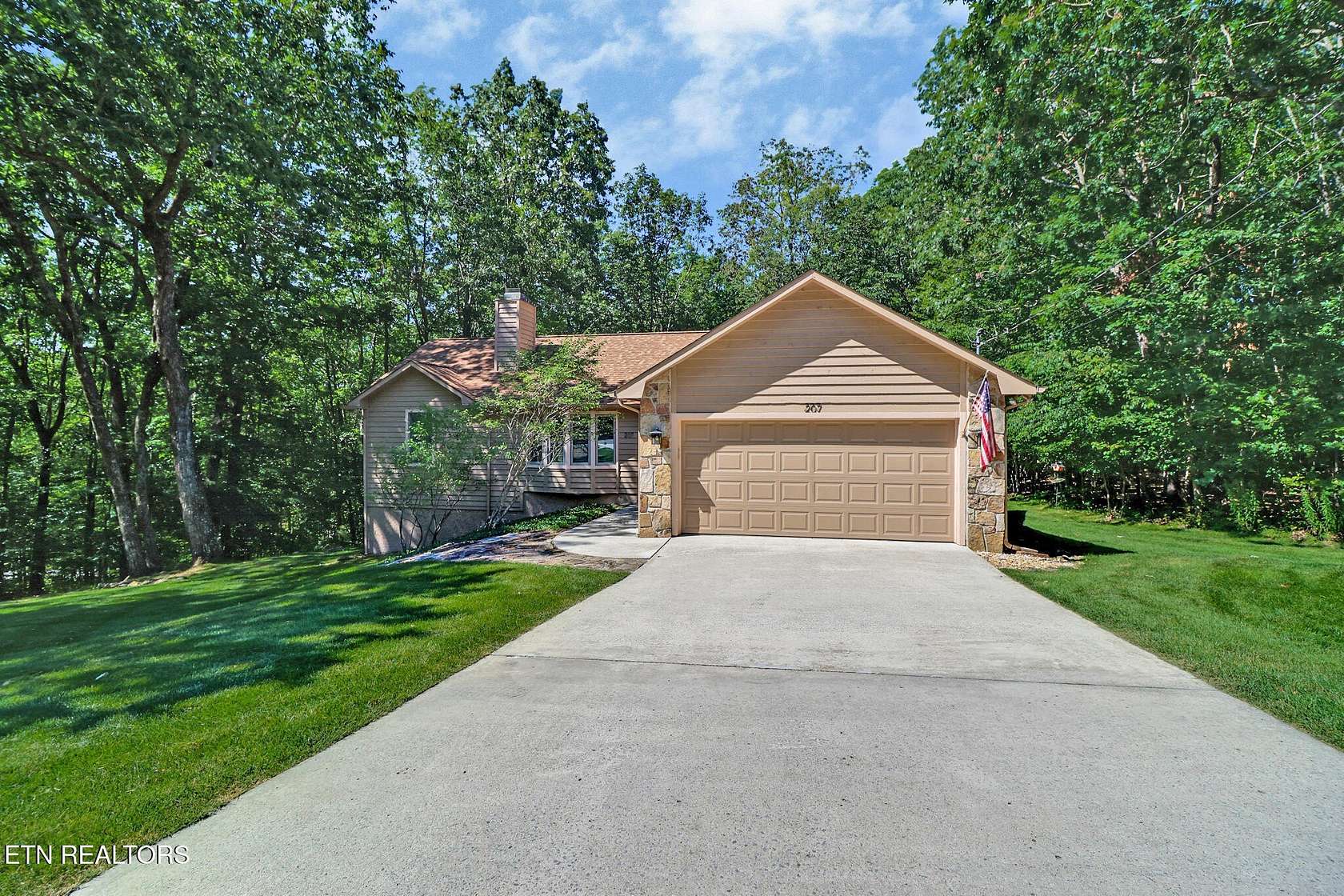 1.77 Acres of Residential Land with Home for Sale in Crossville, Tennessee