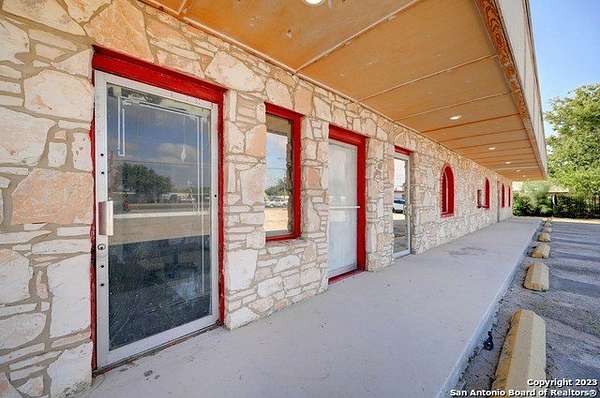 1.54 Acres of Improved Commercial Land for Sale in San Antonio, Texas