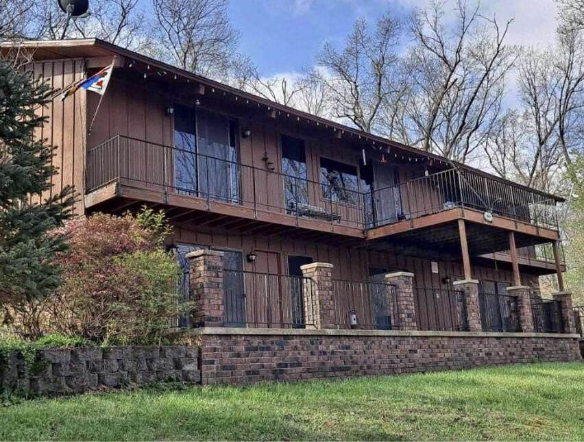 1.62 Acres of Residential Land with Home for Sale in Shell Knob, Missouri