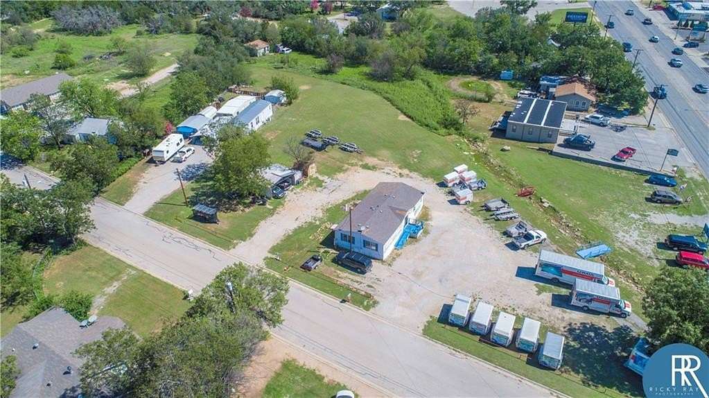 1.69 Acres of Improved Commercial Land for Sale in Early, Texas