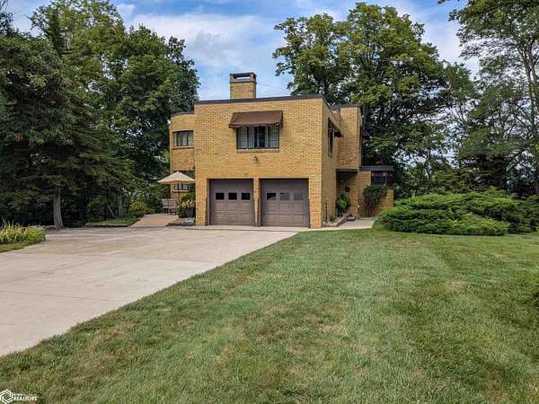 1.7 Acres of Residential Land with Home for Sale in Humboldt, Iowa