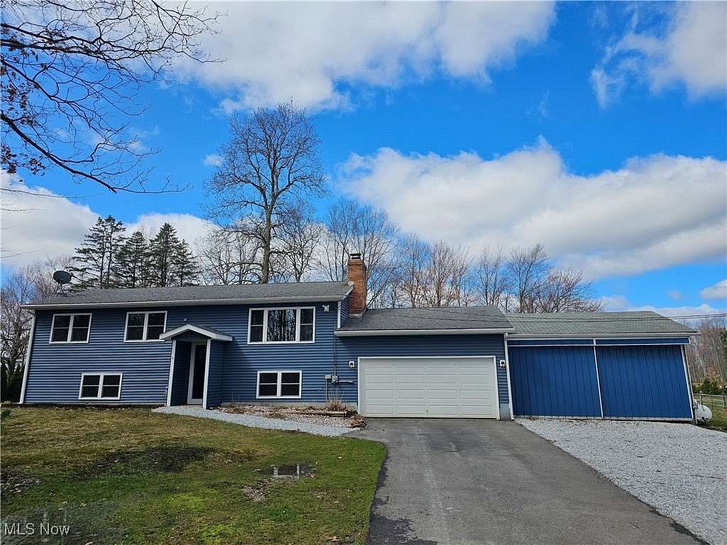 1.5 Acres of Residential Land with Home for Sale in Middlefield, Ohio