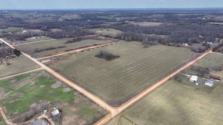 1 Acre of Residential Land for Sale in Gentry, Arkansas