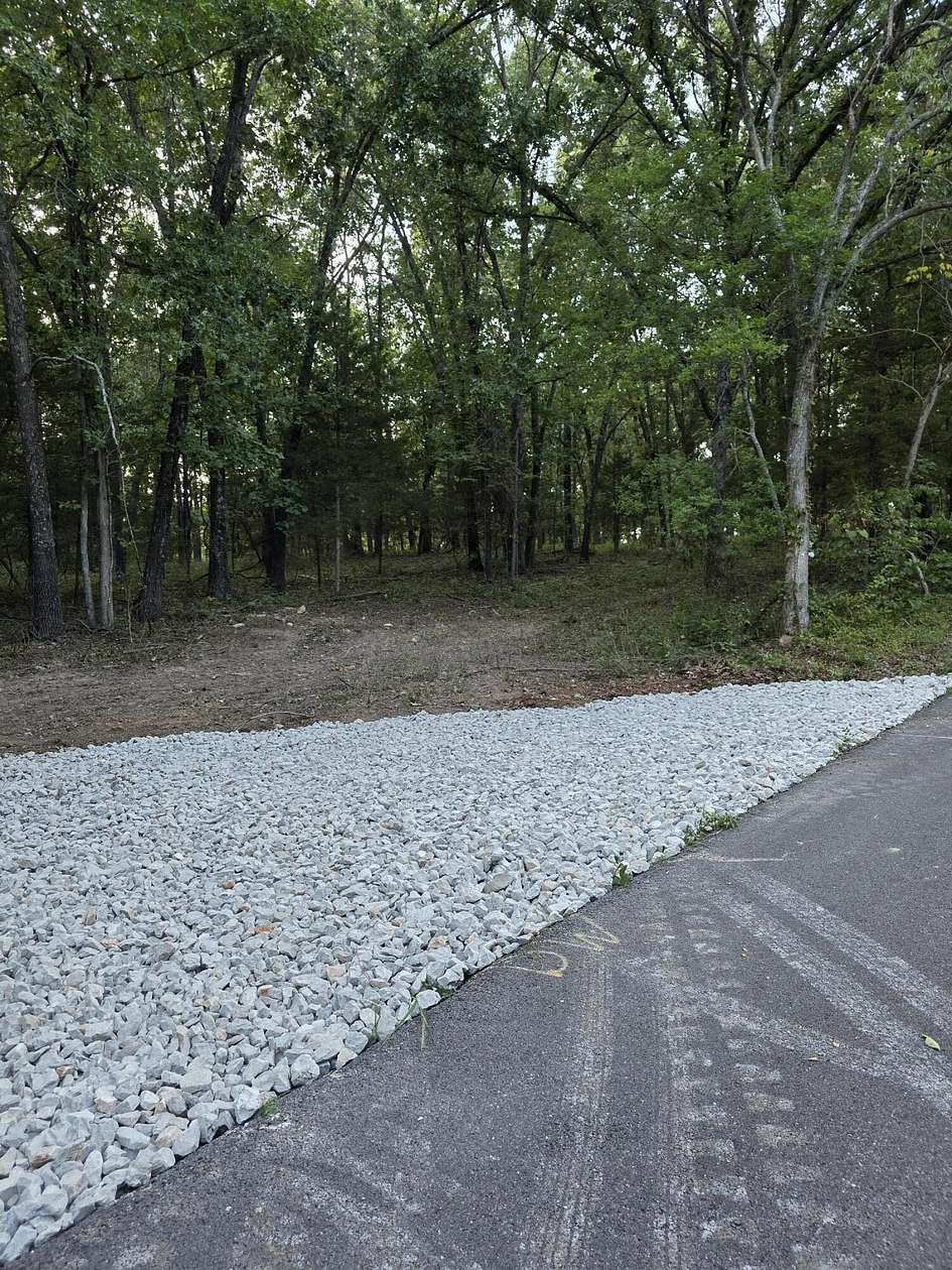 20 Acres of Recreational Land for Sale in Nixa, Missouri