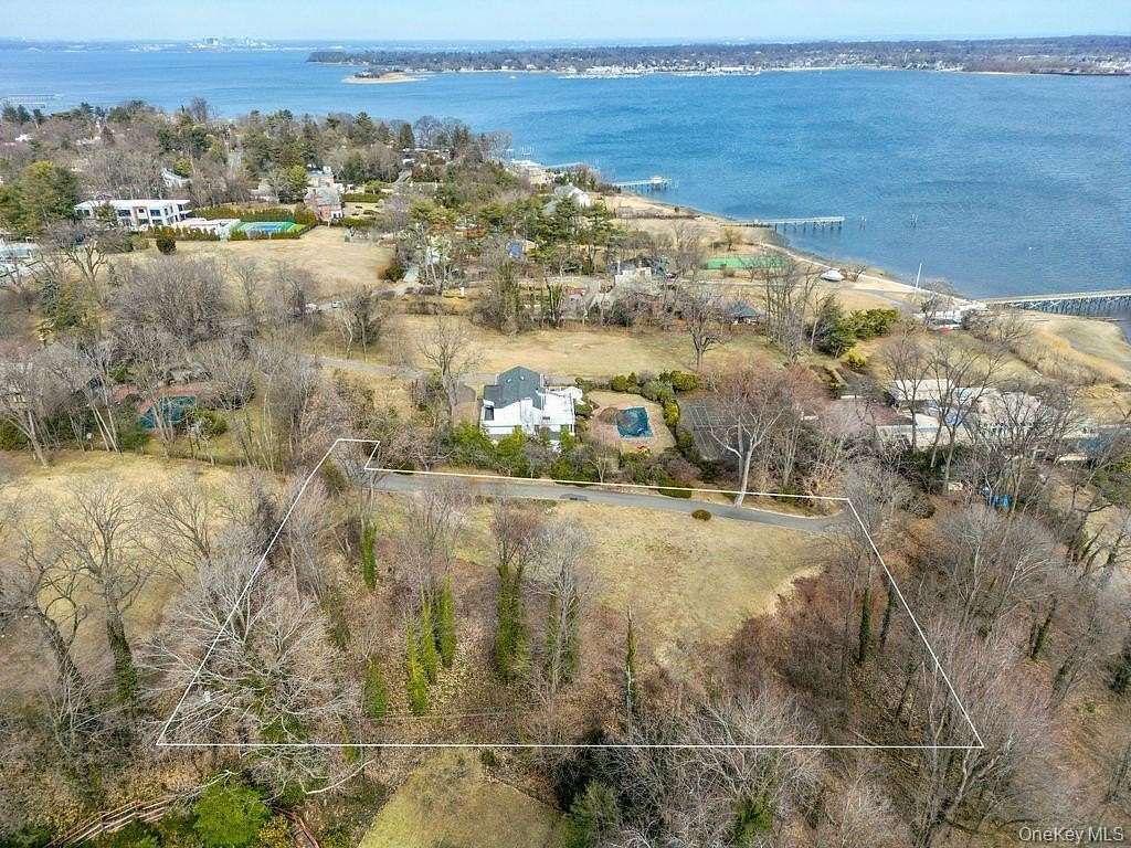 1.32 Acres of Residential Land for Sale in Great Neck, New York