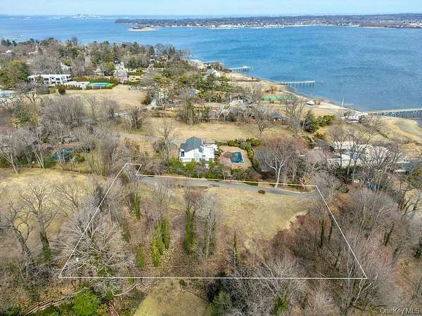 1.32 Acres of Residential Land for Sale in Great Neck, New York