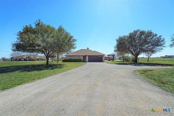 2.7 Acres of Residential Land with Home for Sale in Gatesville, Texas