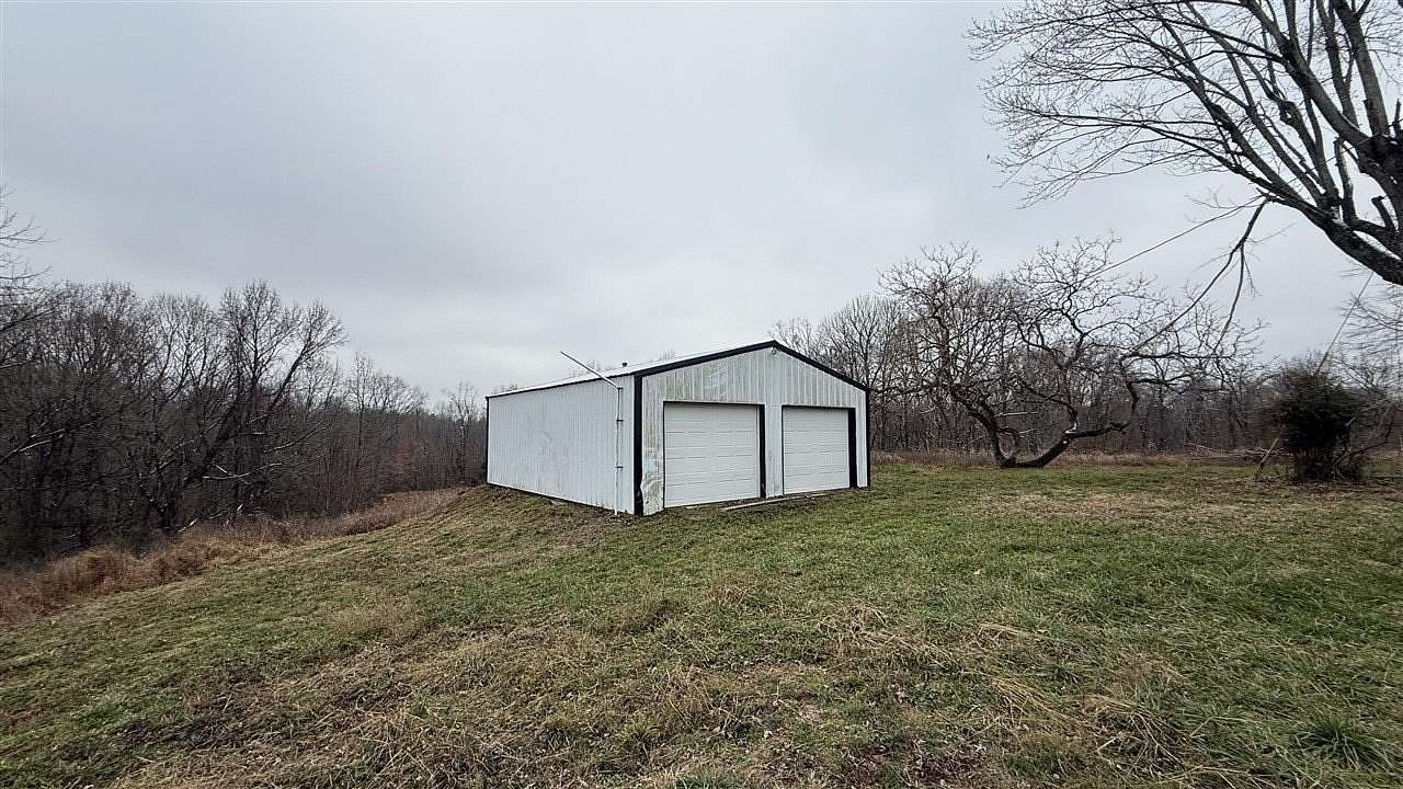 14 Acres of Land for Sale in Lucas, Kentucky