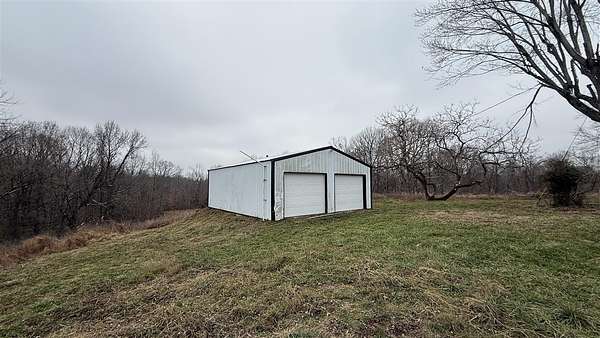 14 Acres of Land for Sale in Lucas, Kentucky