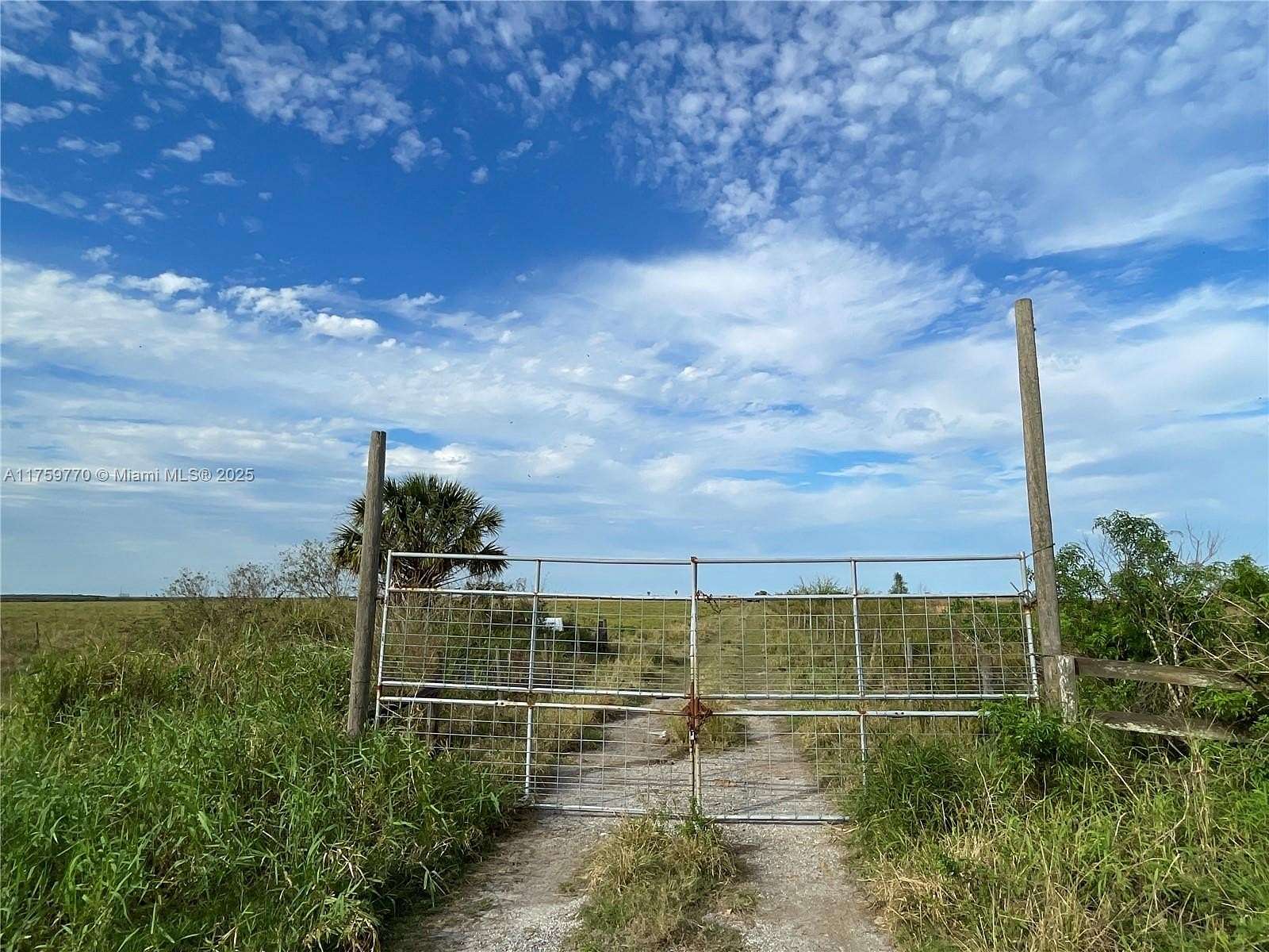 691 Acres of Recreational Land & Farm for Sale in Lake Placid, Florida