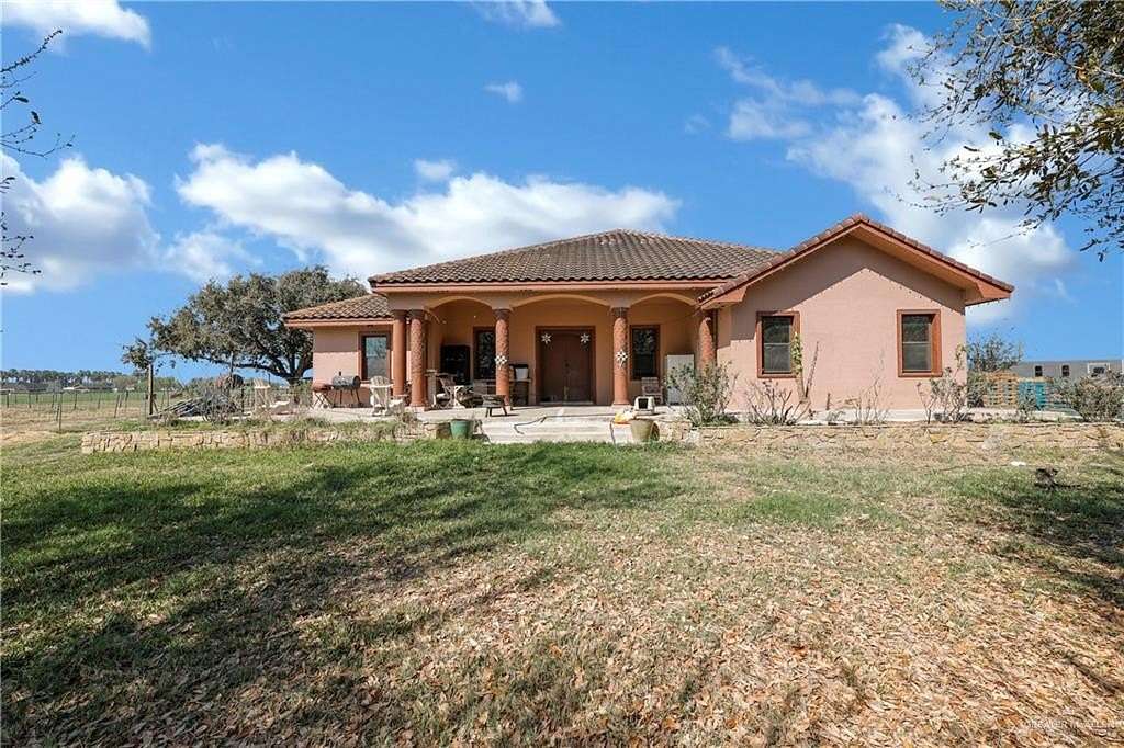 7 Acres of Residential Land with Home for Sale in Alton, Texas