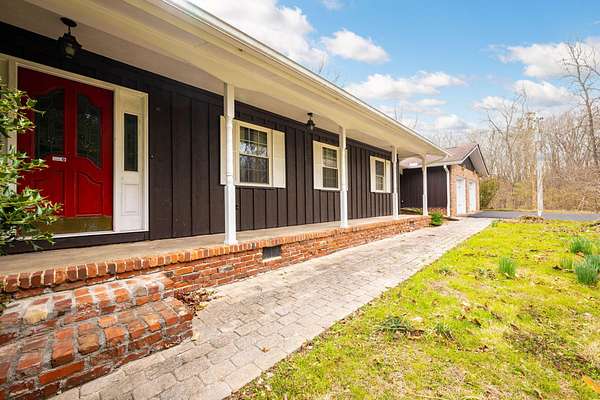 11 Acres of Land with Home for Sale in Ringgold, Georgia