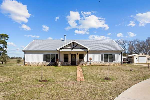 3.39 Acres of Residential Land with Home for Sale in Arp, Texas