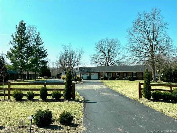 2.56 Acres of Residential Land with Home for Sale in New Albany, Indiana