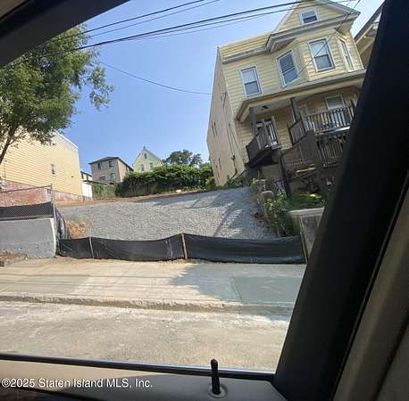 0.06 Acres of Residential Land for Sale in Staten Island, New York