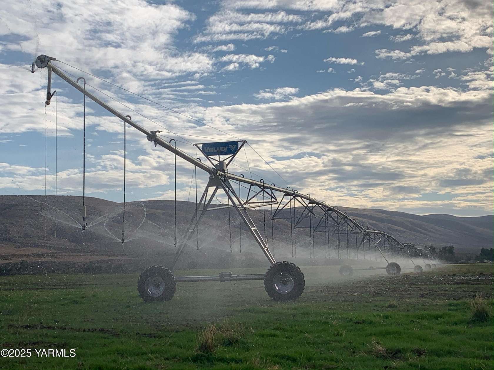 198 Acres of Agricultural Land with Home for Sale in Yakima, Washington
