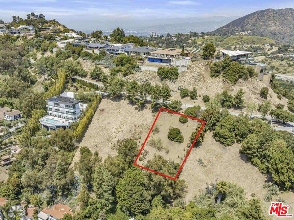 0.32 Acres of Land for Sale in Los Angeles, California