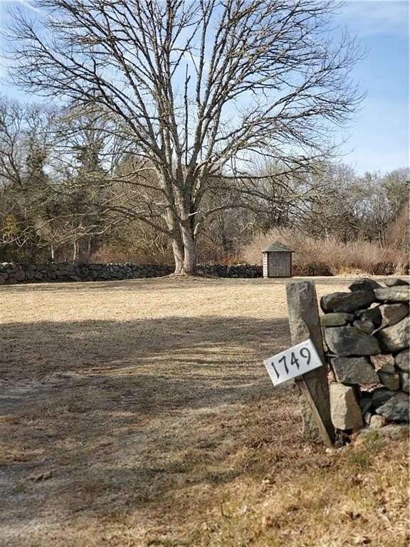 1.82 Acres of Residential Land for Sale in Westport Town, Massachusetts