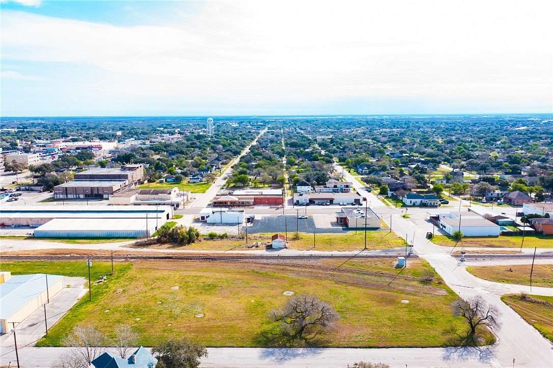 1.12 Acres of Commercial Land for Sale in Kingsville, Texas