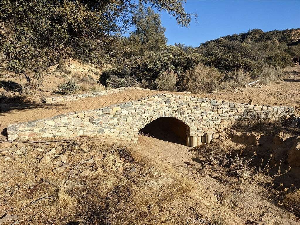 80 Acres of Land with Home for Sale in Maricopa, California