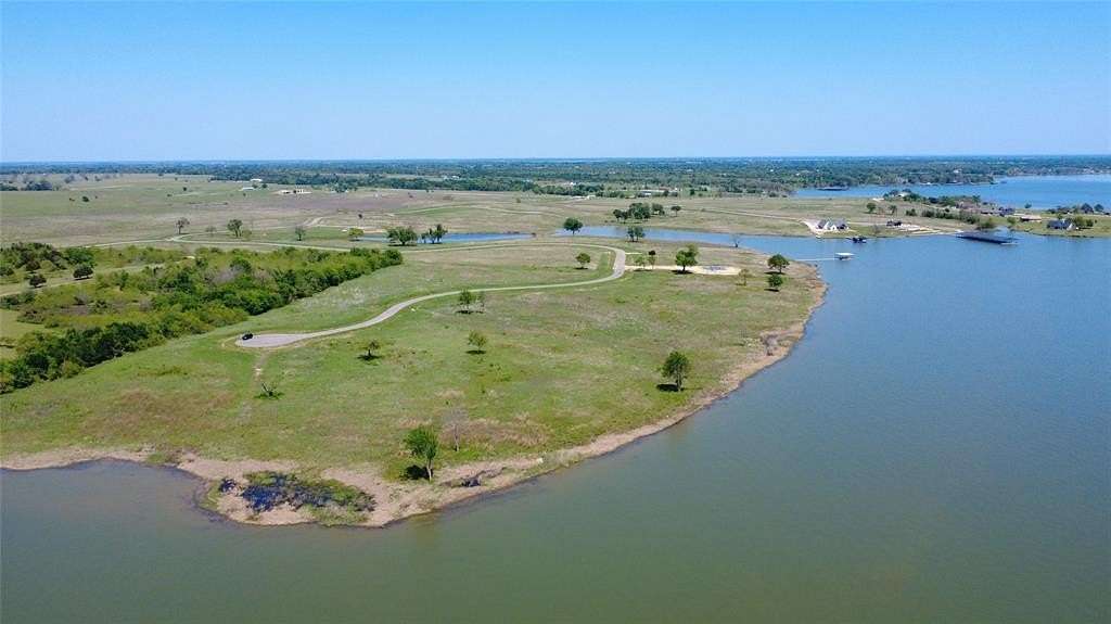 2.33 Acres of Residential Land for Sale in Corsicana, Texas