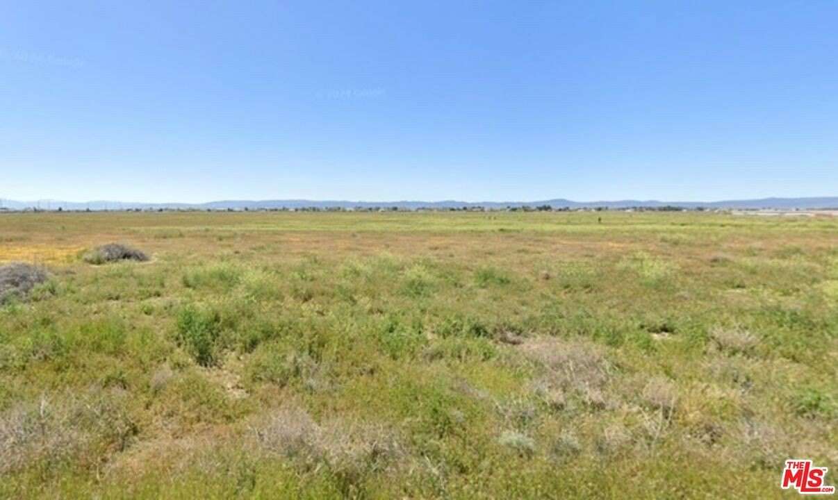 4.77 Acres of Residential Land for Sale in Rosamond, California